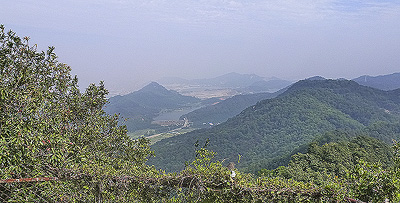 飛雲頂上空氣清新，視野遼闊